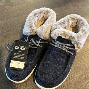 NWT Britt Hey Dudes in Navy